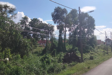 [Gred A] Tanah 3.17 ekar Di Kg Banggol Tok Jiring, Gong Badak, Terengganu berdekatan Airport