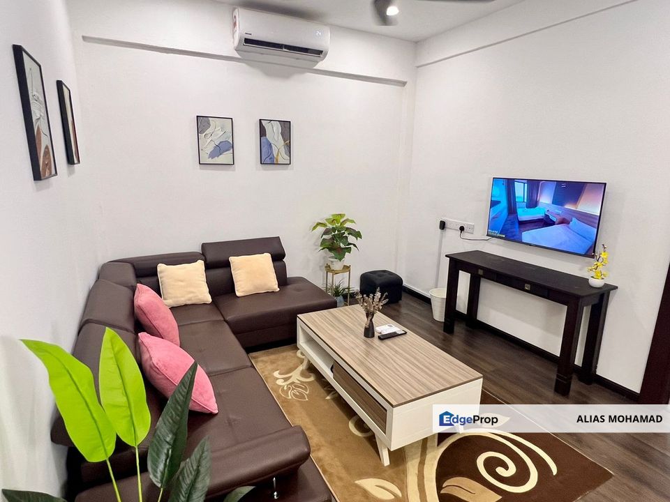 Homestay Shoplot 4 Tingkat di Pusat Bandar Kuala Terengganu sebelah Kedai Roti Sweden & BSN, Terengganu, Kuala Terengganu