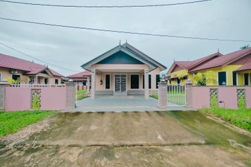 𝐑𝐔𝐌𝐀𝐇 𝐁𝐀𝐍𝐆𝐋𝐎 𝐒𝐄𝐓𝐈𝐍𝐆𝐊𝐀𝐓 𝐃𝐈 𝐁𝐈𝐍𝐉𝐀𝐈 𝐑𝐄𝐍𝐃𝐀𝐇 , 𝐁𝐔𝐊𝐈𝐓 𝐏𝐀𝐘𝐎𝐍𝐆, 𝐌𝐀𝐑𝐀𝐍𝐆, 𝐓𝐄𝐑𝐄𝐍𝐆𝐆𝐀𝐍𝐔