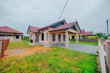 𝐑𝐔𝐌𝐀𝐇 𝐁𝐀𝐍𝐆𝐋𝐎 𝐒𝐄𝐓𝐈𝐍𝐆𝐊𝐀𝐓 𝐃𝐈 𝐁𝐈𝐍𝐉𝐀𝐈 𝐑𝐄𝐍𝐃𝐀𝐇 , 𝐁𝐔𝐊𝐈𝐓 𝐏𝐀𝐘𝐎𝐍𝐆, 𝐌𝐀𝐑𝐀𝐍𝐆, 𝐓𝐄𝐑𝐄𝐍𝐆𝐆𝐀𝐍𝐔