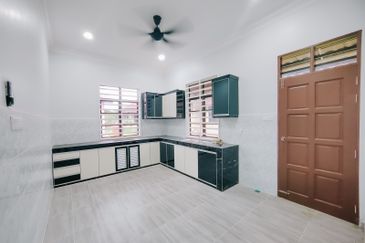 𝐑𝐔𝐌𝐀𝐇 𝐁𝐀𝐍𝐆𝐋𝐎 𝐒𝐄𝐓𝐈𝐍𝐆𝐊𝐀𝐓 𝐃𝐈 𝐁𝐈𝐍𝐉𝐀𝐈 𝐑𝐄𝐍𝐃𝐀𝐇 , 𝐁𝐔𝐊𝐈𝐓 𝐏𝐀𝐘𝐎𝐍𝐆, 𝐌𝐀𝐑𝐀𝐍𝐆, 𝐓𝐄𝐑𝐄𝐍𝐆𝐆𝐀𝐍𝐔