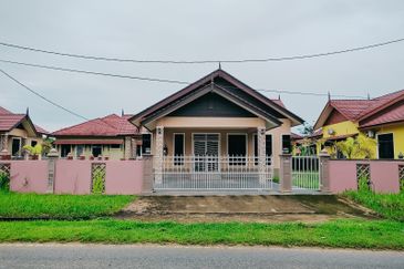 𝐑𝐔𝐌𝐀𝐇 𝐁𝐀𝐍𝐆𝐋𝐎 𝐒𝐄𝐓𝐈𝐍𝐆𝐊𝐀𝐓 𝐃𝐈 𝐁𝐈𝐍𝐉𝐀𝐈 𝐑𝐄𝐍𝐃𝐀𝐇 , 𝐁𝐔𝐊𝐈𝐓 𝐏𝐀𝐘𝐎𝐍𝐆, 𝐌𝐀𝐑𝐀𝐍𝐆, 𝐓𝐄𝐑𝐄𝐍𝐆𝐆𝐀𝐍𝐔