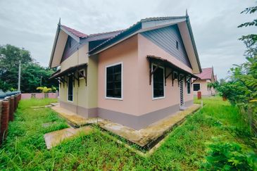 𝐑𝐔𝐌𝐀𝐇 𝐁𝐀𝐍𝐆𝐋𝐎 𝐒𝐄𝐓𝐈𝐍𝐆𝐊𝐀𝐓 𝐃𝐈 𝐁𝐈𝐍𝐉𝐀𝐈 𝐑𝐄𝐍𝐃𝐀𝐇 , 𝐁𝐔𝐊𝐈𝐓 𝐏𝐀𝐘𝐎𝐍𝐆, 𝐌𝐀𝐑𝐀𝐍𝐆, 𝐓𝐄𝐑𝐄𝐍𝐆𝐆𝐀𝐍𝐔