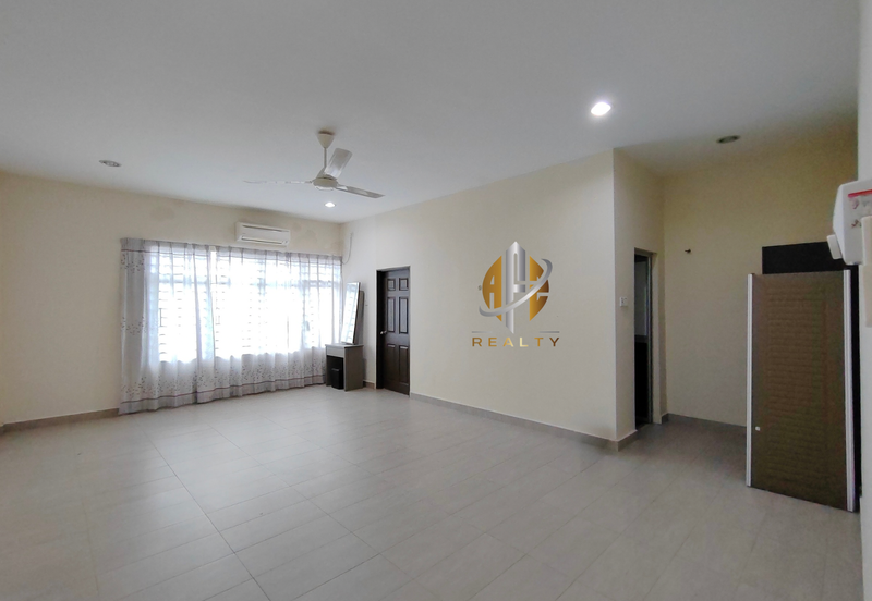 𝗥𝗨𝗠𝗔𝗛 𝗧𝗘𝗥𝗘𝗦 𝟮 𝗧𝗜𝗡𝗚𝗞𝗔𝗧 𝐈𝐍𝐓𝐄𝐑𝐌𝐄𝐃𝐈𝐀𝐓𝐄 𝗗𝗜 𝗧𝗔𝗠𝗔𝗡 𝗗𝗘𝗦𝗔 𝗬𝗧 𝗛𝗔𝗗𝗔𝗣𝗔𝗡 𝗦𝗧𝗔𝗗𝗜𝗨𝗠 𝗚𝗢𝗡𝗚 𝗕𝗔𝗗𝗔𝗞