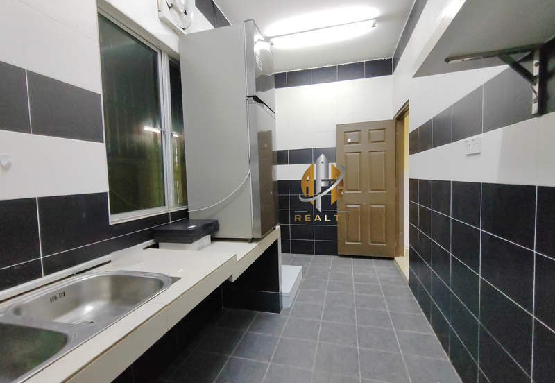 𝗥𝗨𝗠𝗔𝗛 𝗧𝗘𝗥𝗘𝗦 𝟮 𝗧𝗜𝗡𝗚𝗞𝗔𝗧 𝐈𝐍𝐓𝐄𝐑𝐌𝐄𝐃𝐈𝐀𝐓𝐄 𝗗𝗜 𝗧𝗔𝗠𝗔𝗡 𝗗𝗘𝗦𝗔 𝗬𝗧 𝗛𝗔𝗗𝗔𝗣𝗔𝗡 𝗦𝗧𝗔𝗗𝗜𝗨𝗠 𝗚𝗢𝗡𝗚 𝗕𝗔𝗗𝗔𝗞