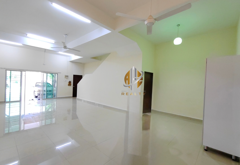 𝗥𝗨𝗠𝗔𝗛 𝗧𝗘𝗥𝗘𝗦 𝟮 𝗧𝗜𝗡𝗚𝗞𝗔𝗧 𝐈𝐍𝐓𝐄𝐑𝐌𝐄𝐃𝐈𝐀𝐓𝐄 𝗗𝗜 𝗧𝗔𝗠𝗔𝗡 𝗗𝗘𝗦𝗔 𝗬𝗧 𝗛𝗔𝗗𝗔𝗣𝗔𝗡 𝗦𝗧𝗔𝗗𝗜𝗨𝗠 𝗚𝗢𝗡𝗚 𝗕𝗔𝗗𝗔𝗞