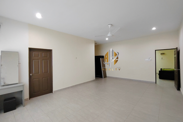 𝗥𝗨𝗠𝗔𝗛 𝗧𝗘𝗥𝗘𝗦 𝟮 𝗧𝗜𝗡𝗚𝗞𝗔𝗧 𝐈𝐍𝐓𝐄𝐑𝐌𝐄𝐃𝐈𝐀𝐓𝐄 𝗗𝗜 𝗧𝗔𝗠𝗔𝗡 𝗗𝗘𝗦𝗔 𝗬𝗧 𝗛𝗔𝗗𝗔𝗣𝗔𝗡 𝗦𝗧𝗔𝗗𝗜𝗨𝗠 𝗚𝗢𝗡𝗚 𝗕𝗔𝗗𝗔𝗞