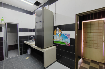 𝗥𝗨𝗠𝗔𝗛 𝗧𝗘𝗥𝗘𝗦 𝟮 𝗧𝗜𝗡𝗚𝗞𝗔𝗧 𝐈𝐍𝐓𝐄𝐑𝐌𝐄𝐃𝐈𝐀𝐓𝐄 𝗗𝗜 𝗧𝗔𝗠𝗔𝗡 𝗗𝗘𝗦𝗔 𝗬𝗧 𝗛𝗔𝗗𝗔𝗣𝗔𝗡 𝗦𝗧𝗔𝗗𝗜𝗨𝗠 𝗚𝗢𝗡𝗚 𝗕𝗔𝗗𝗔𝗞