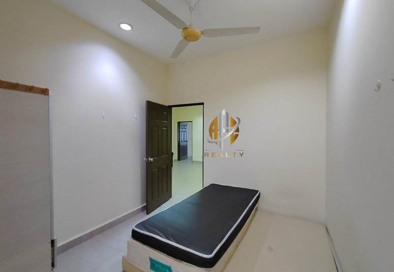 𝗥𝗨𝗠𝗔𝗛 𝗧𝗘𝗥𝗘𝗦 𝟮 𝗧𝗜𝗡𝗚𝗞𝗔𝗧 𝐈𝐍𝐓𝐄𝐑𝐌𝐄𝐃𝐈𝐀𝐓𝐄 𝗗𝗜 𝗧𝗔𝗠𝗔𝗡 𝗗𝗘𝗦𝗔 𝗬𝗧 𝗛𝗔𝗗𝗔𝗣𝗔𝗡 𝗦𝗧𝗔𝗗𝗜𝗨𝗠 𝗚𝗢𝗡𝗚 𝗕𝗔𝗗𝗔𝗞