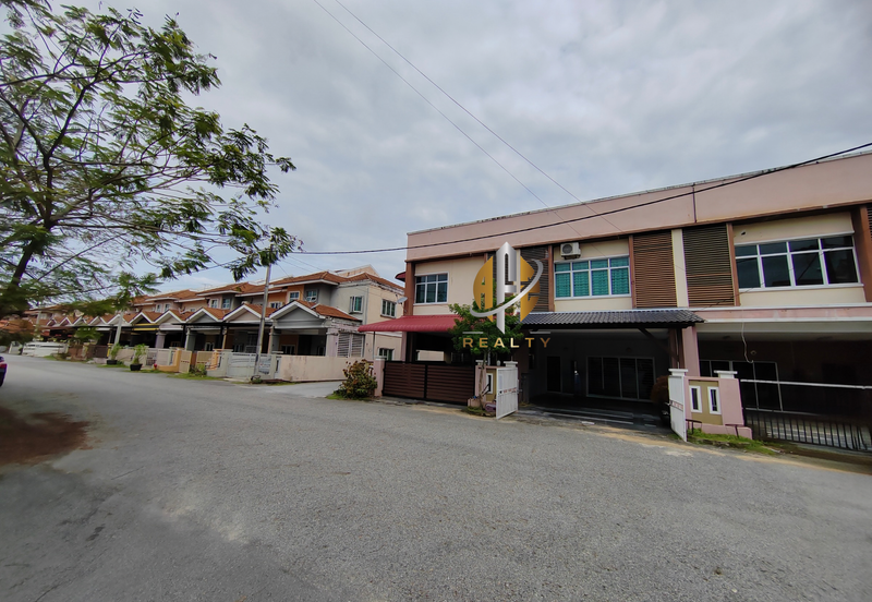 𝗥𝗨𝗠𝗔𝗛 𝗧𝗘𝗥𝗘𝗦 𝟮 𝗧𝗜𝗡𝗚𝗞𝗔𝗧 𝐈𝐍𝐓𝐄𝐑𝐌𝐄𝐃𝐈𝐀𝐓𝐄 𝗗𝗜 𝗧𝗔𝗠𝗔𝗡 𝗗𝗘𝗦𝗔 𝗬𝗧 𝗛𝗔𝗗𝗔𝗣𝗔𝗡 𝗦𝗧𝗔𝗗𝗜𝗨𝗠 𝗚𝗢𝗡𝗚 𝗕𝗔𝗗𝗔𝗞