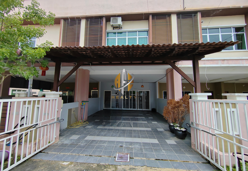 𝗥𝗨𝗠𝗔𝗛 𝗧𝗘𝗥𝗘𝗦 𝟮 𝗧𝗜𝗡𝗚𝗞𝗔𝗧 𝐈𝐍𝐓𝐄𝐑𝐌𝐄𝐃𝐈𝐀𝐓𝐄 𝗗𝗜 𝗧𝗔𝗠𝗔𝗡 𝗗𝗘𝗦𝗔 𝗬𝗧 𝗛𝗔𝗗𝗔𝗣𝗔𝗡 𝗦𝗧𝗔𝗗𝗜𝗨𝗠 𝗚𝗢𝗡𝗚 𝗕𝗔𝗗𝗔𝗞