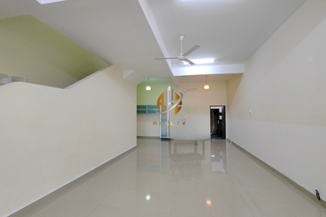 𝗥𝗨𝗠𝗔𝗛 𝗧𝗘𝗥𝗘𝗦 𝟮 𝗧𝗜𝗡𝗚𝗞𝗔𝗧 𝐈𝐍𝐓𝐄𝐑𝐌𝐄𝐃𝐈𝐀𝐓𝐄 𝗗𝗜 𝗧𝗔𝗠𝗔𝗡 𝗗𝗘𝗦𝗔 𝗬𝗧 𝗛𝗔𝗗𝗔𝗣𝗔𝗡 𝗦𝗧𝗔𝗗𝗜𝗨𝗠 𝗚𝗢𝗡𝗚 𝗕𝗔𝗗𝗔𝗞