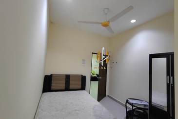 𝗥𝗨𝗠𝗔𝗛 𝗧𝗘𝗥𝗘𝗦 𝟮 𝗧𝗜𝗡𝗚𝗞𝗔𝗧 𝐈𝐍𝐓𝐄𝐑𝐌𝐄𝐃𝐈𝐀𝐓𝐄 𝗗𝗜 𝗧𝗔𝗠𝗔𝗡 𝗗𝗘𝗦𝗔 𝗬𝗧 𝗛𝗔𝗗𝗔𝗣𝗔𝗡 𝗦𝗧𝗔𝗗𝗜𝗨𝗠 𝗚𝗢𝗡𝗚 𝗕𝗔𝗗𝗔𝗞