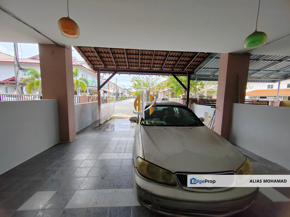 𝗥𝗨𝗠𝗔𝗛 𝗧𝗘𝗥𝗘𝗦 𝟮 𝗧𝗜𝗡𝗚𝗞𝗔𝗧 𝐈𝐍𝐓𝐄𝐑𝐌𝐄𝐃𝐈𝐀𝐓𝐄 𝗗𝗜 𝗧𝗔𝗠𝗔𝗡 𝗗𝗘𝗦𝗔 𝗬𝗧 𝗛𝗔𝗗𝗔𝗣𝗔𝗡 𝗦𝗧𝗔𝗗𝗜𝗨𝗠 𝗚𝗢𝗡𝗚 𝗕𝗔𝗗𝗔𝗞, Terengganu, 