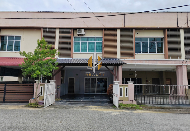 𝗥𝗨𝗠𝗔𝗛 𝗧𝗘𝗥𝗘𝗦 𝟮 𝗧𝗜𝗡𝗚𝗞𝗔𝗧 𝐈𝐍𝐓𝐄𝐑𝐌𝐄𝐃𝐈𝐀𝐓𝐄 𝗗𝗜 𝗧𝗔𝗠𝗔𝗡 𝗗𝗘𝗦𝗔 𝗬𝗧 𝗛𝗔𝗗𝗔𝗣𝗔𝗡 𝗦𝗧𝗔𝗗𝗜𝗨𝗠 𝗚𝗢𝗡𝗚 𝗕𝗔𝗗𝗔𝗞