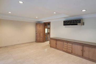 Bukit Pantai (Pantai Hill)