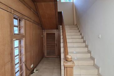 Bukit Pantai (Pantai Hill)