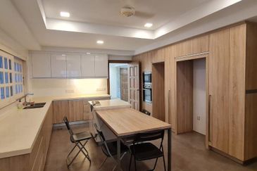 Bukit Pantai (Pantai Hill)