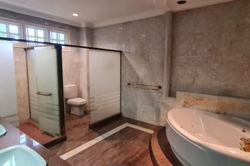 Bukit Pantai (Pantai Hill)