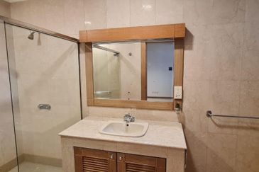 Bukit Pantai (Pantai Hill)