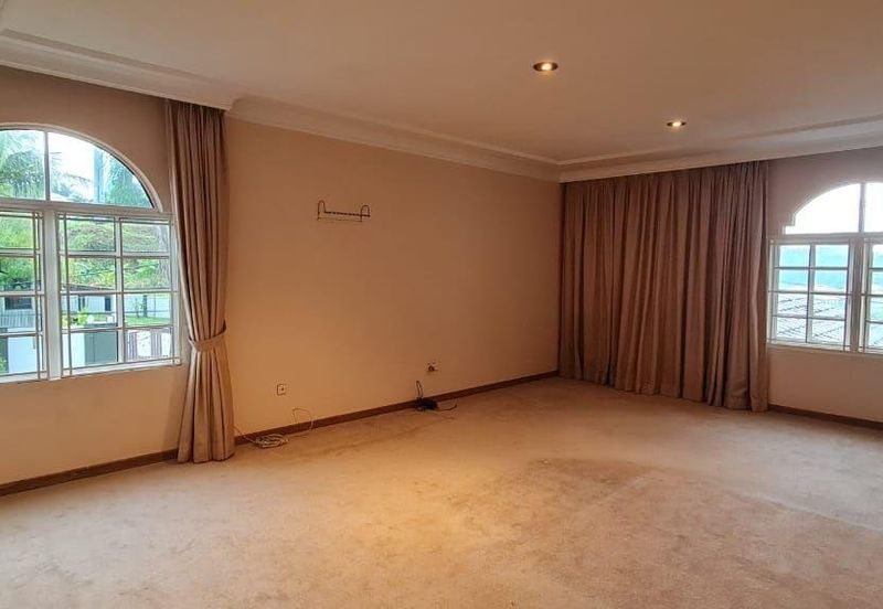 Bukit Pantai (Pantai Hill)