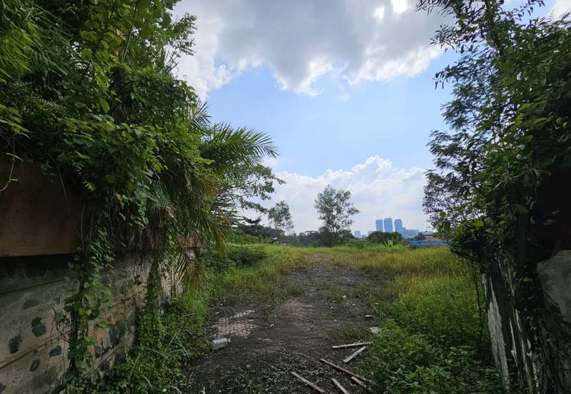 Squarish Shaped Elevated Flat Land with view on Guarded Street at Bukit Tunku