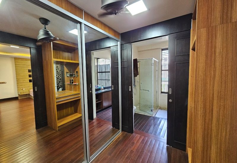 2.5 Storey Modern Villa on guarded street