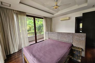 2.5 Storey Modern Villa on guarded street