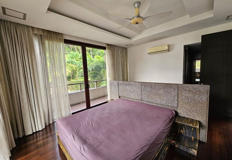 2.5 Storey Modern Villa on guarded street