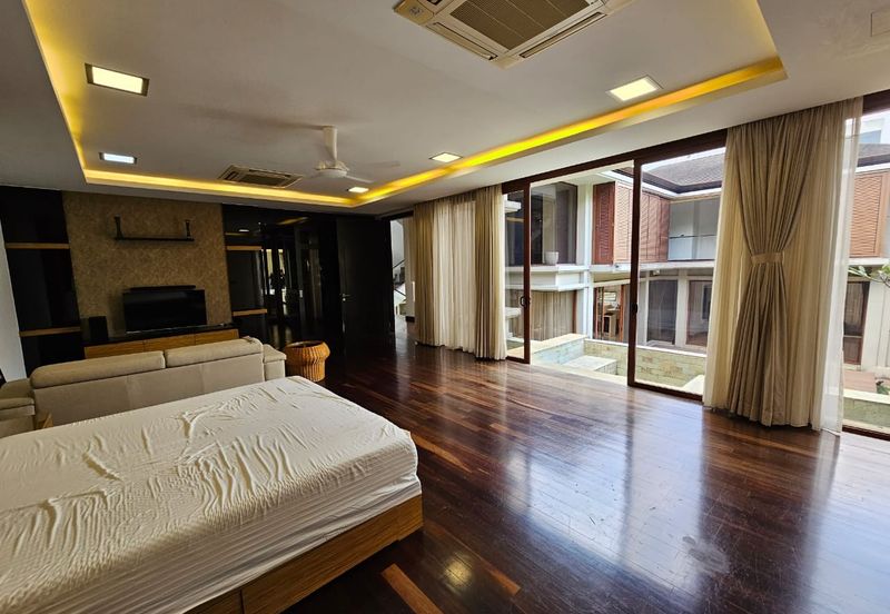 2.5 Storey Modern Villa on guarded street