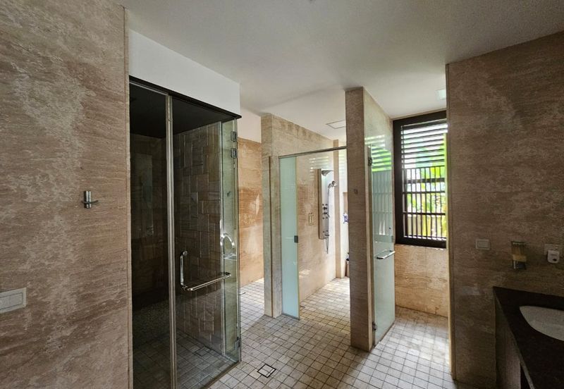 2.5 Storey Modern Villa on guarded street