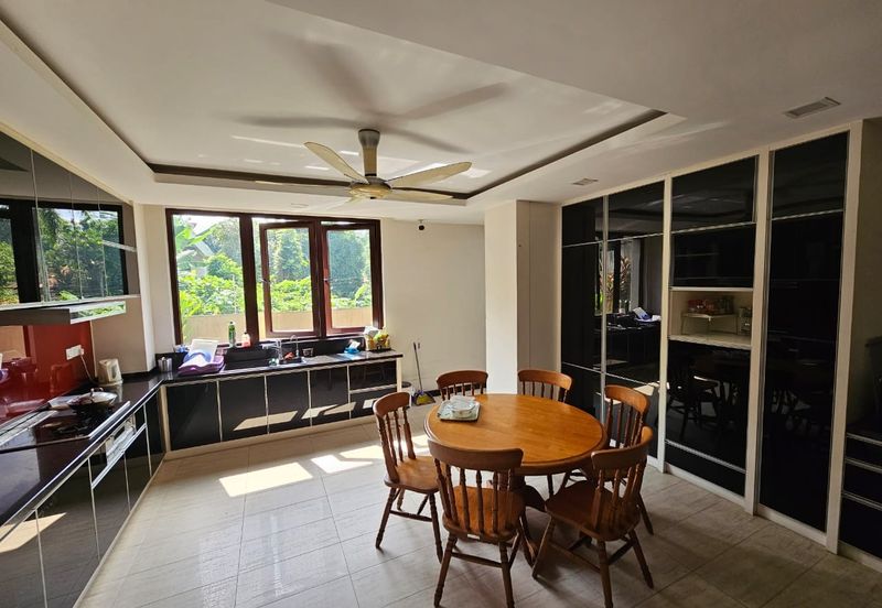 2.5 Storey Modern Villa on guarded street