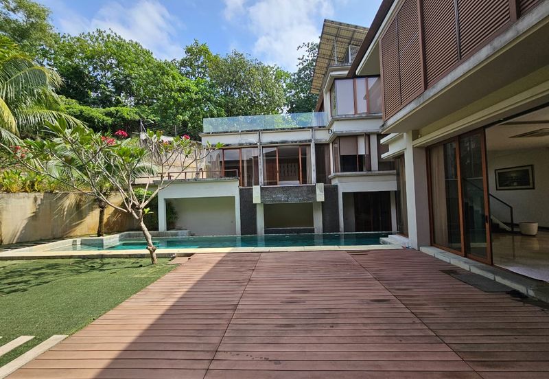 2.5 Storey Modern Villa on guarded street