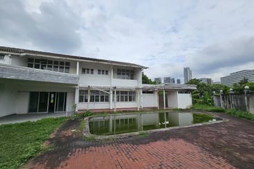 1.5 Acre Bungalow Land with Unblocked Views of KL Skyline