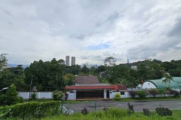 1.5 Acre Bungalow Land with Unblocked Views of KL Skyline
