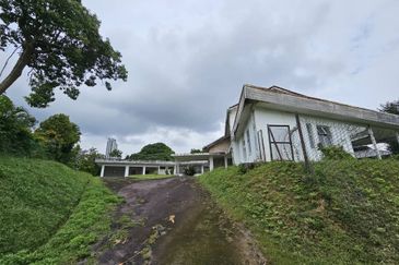 1.5 Acre Bungalow Land with Unblocked Views of KL Skyline