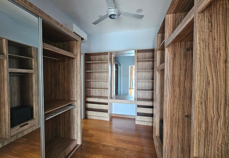 4 Storey Modern Bungalow on Guarded Street (Move in Condition)