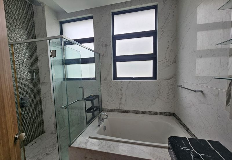 4 Storey Modern Bungalow on Guarded Street (Move in Condition)