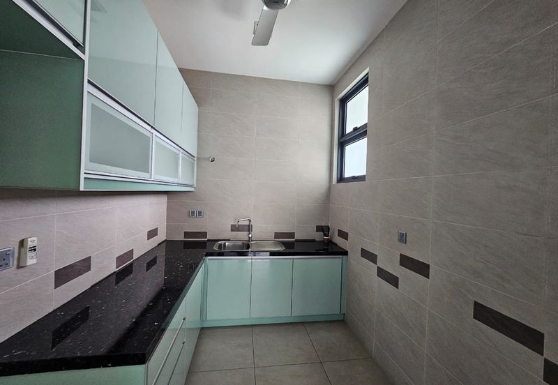 4 Storey Modern Bungalow on Guarded Street (Move in Condition)