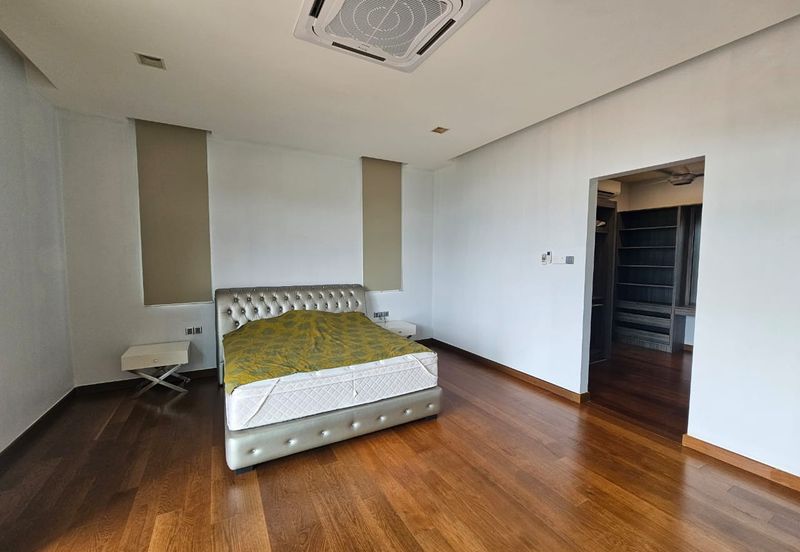 4 Storey Modern Bungalow on Guarded Street (Move in Condition)