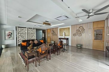 4 Storey Modern Bungalow on Guarded Street (Move in Condition)