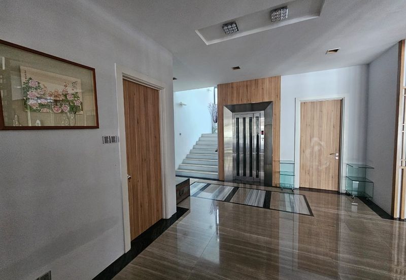 4 Storey Modern Bungalow on Guarded Street (Move in Condition)