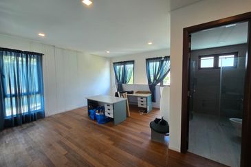 5 Storey Modern Bungalow with KL Skyline view @ Taman Duta, Bukit Tunku