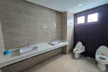 5 Storey Modern Bungalow with KL Skyline view @ Taman Duta, Bukit Tunku