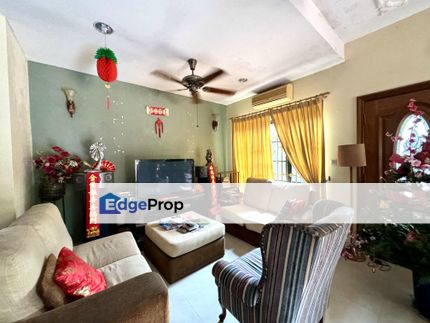 Corner unit with spacious land at Kawasari Puchong, Selangor, Puchong