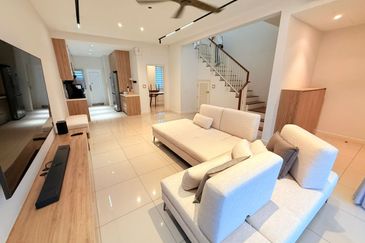 garland 2, kota emerald