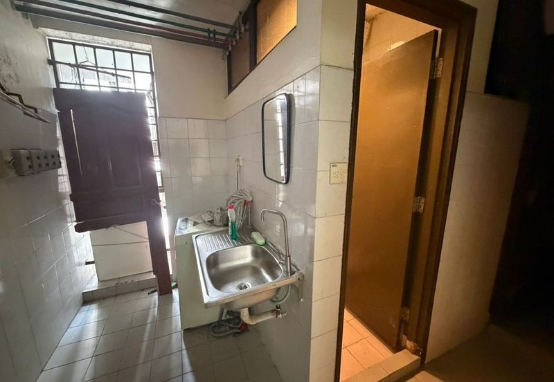 Aloha Tower Condominium