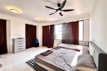 Aloha Tower Condominium