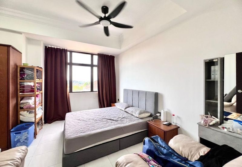 Aloha Tower Condominium