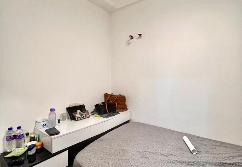 Aloha Tower Condominium